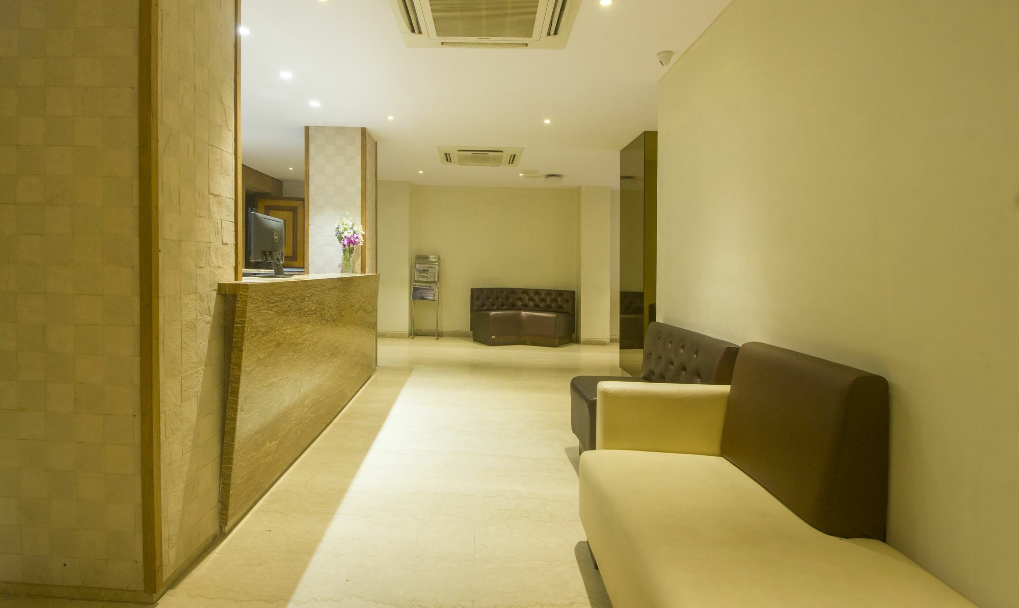 Treebo Trend Rosewood Hotel Mumbai  Buitenkant foto