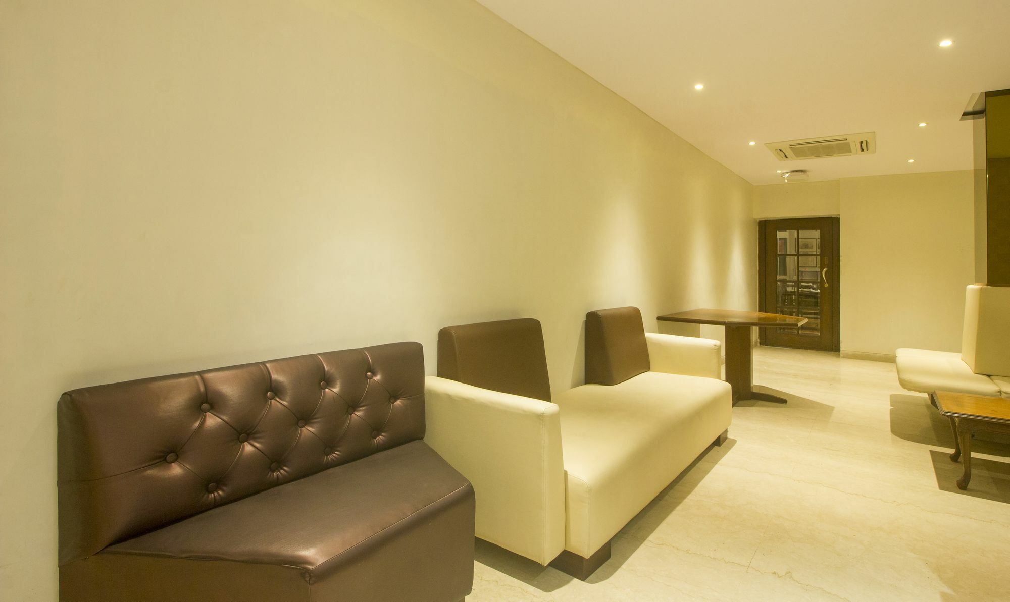 Treebo Trend Rosewood Hotel Mumbai  Buitenkant foto